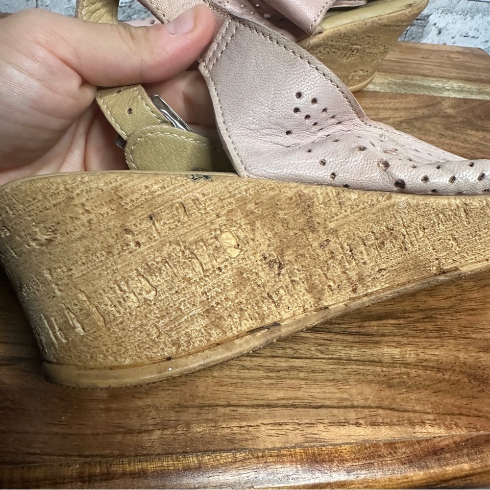 EUC Spring Step Women's Pink Perforated Wedges Size 11 US / 42 UK - Picture 4 of 14
